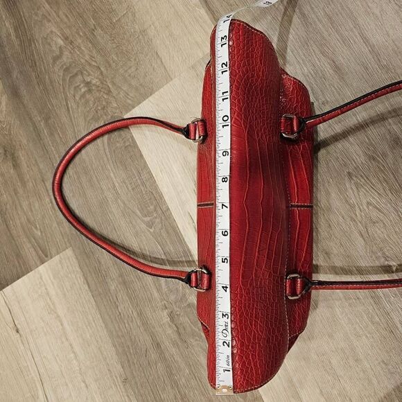 Red Faux Crocodile Leather Y2K Shoulder bag - Picture 2 of 9